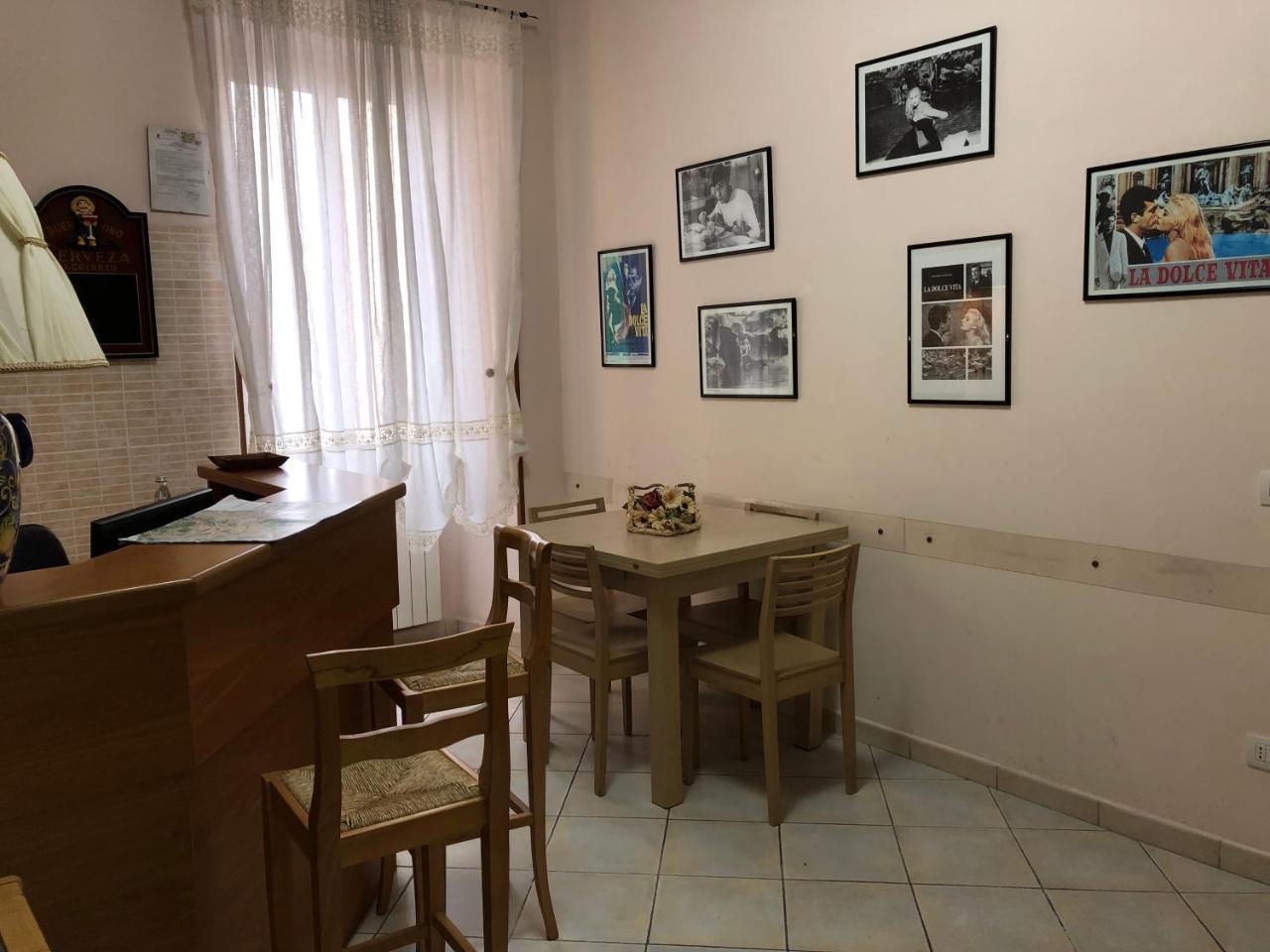 La Dolce Vita Romana Buitenkant foto